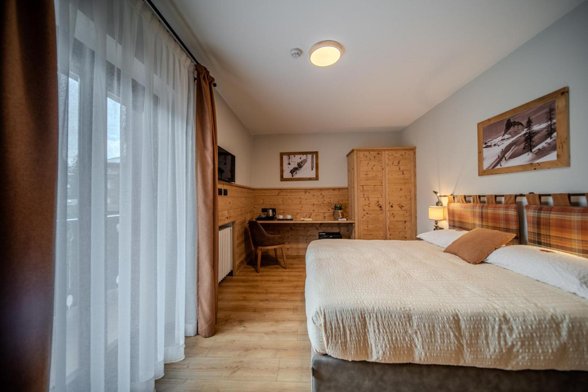 Hotel Panda Cortina- Ricarica Auto Elettriche Кортина-д'Ампеццо Экстерьер фото